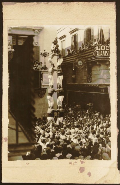 La Colla Vella dels Xiquets de Valls cedeix el seu fons documental a la Generalitat de Catalunya